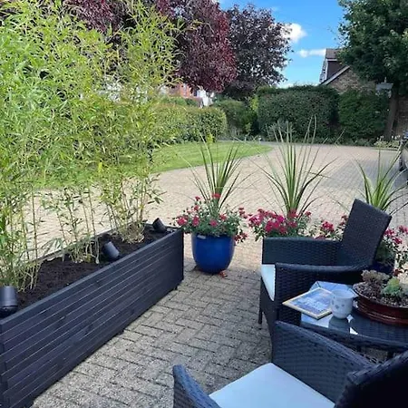 Stylish Studio-Walk To Windsor/Eton/Thames With Car Park Datchet Exterior photo